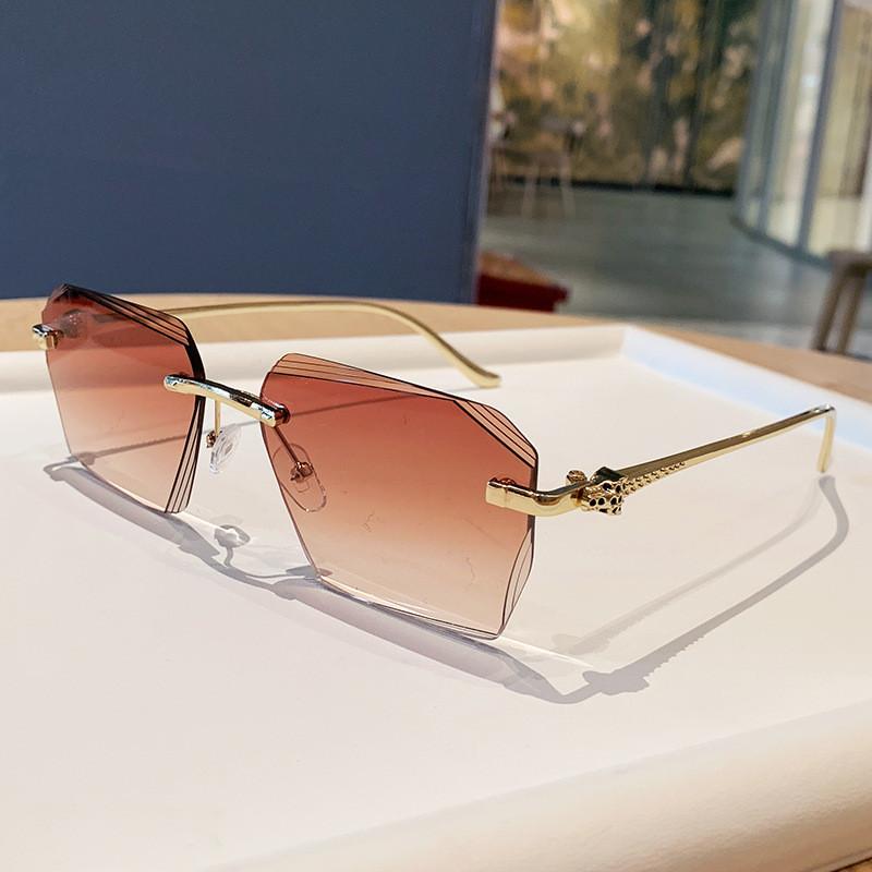 Square Metal Sunglasses With Pc Lenses For Fashion And Travel