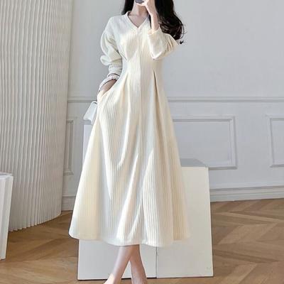 White V-Neck Hepburn Style French Dress for Women Spring/Autumn Waist-Cinching Slimming Retro Elegant Goddess Style Maxi Skirt
