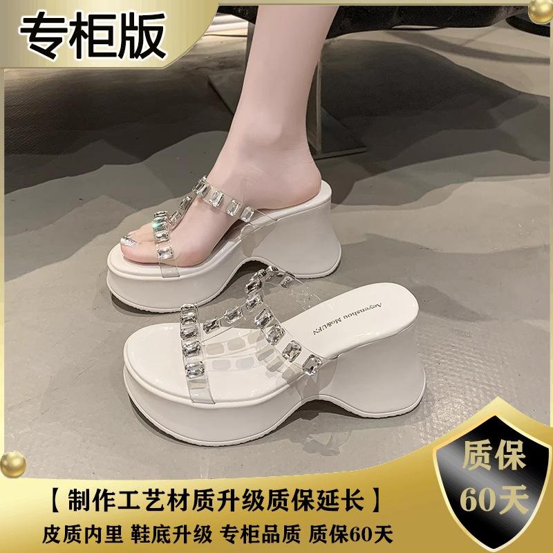 

Прозрачные со стразами, в крутых шлепанцах на толстой подошве, женщины выглядят стройными и красивыми летом, праздничный стиль, толстая подошва, открытый носок 39