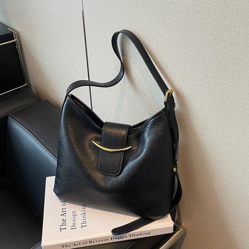 Bags Women's Tote Bags Large Capacity Messenger 2025 New Retro Versatile Shoulder Bags Popular Bucket Bags This Year