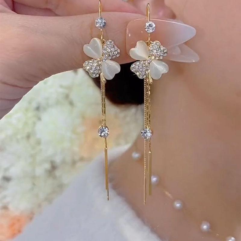 New Temperament Long Tassel Petal Earrings Exquisite and Versatile Earrings Show Face Slimming and High-end Feeling for Women