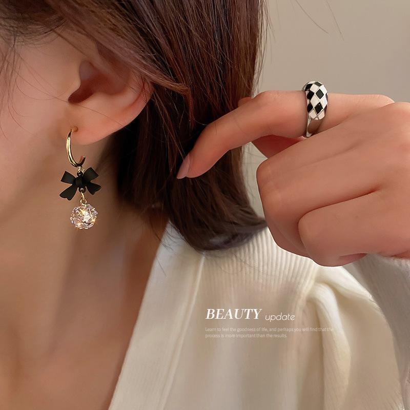 C-shaped Black Bowknot Zircon Earrings for Women Personalized Temperament Zircon  High-end Sense Female Earrings