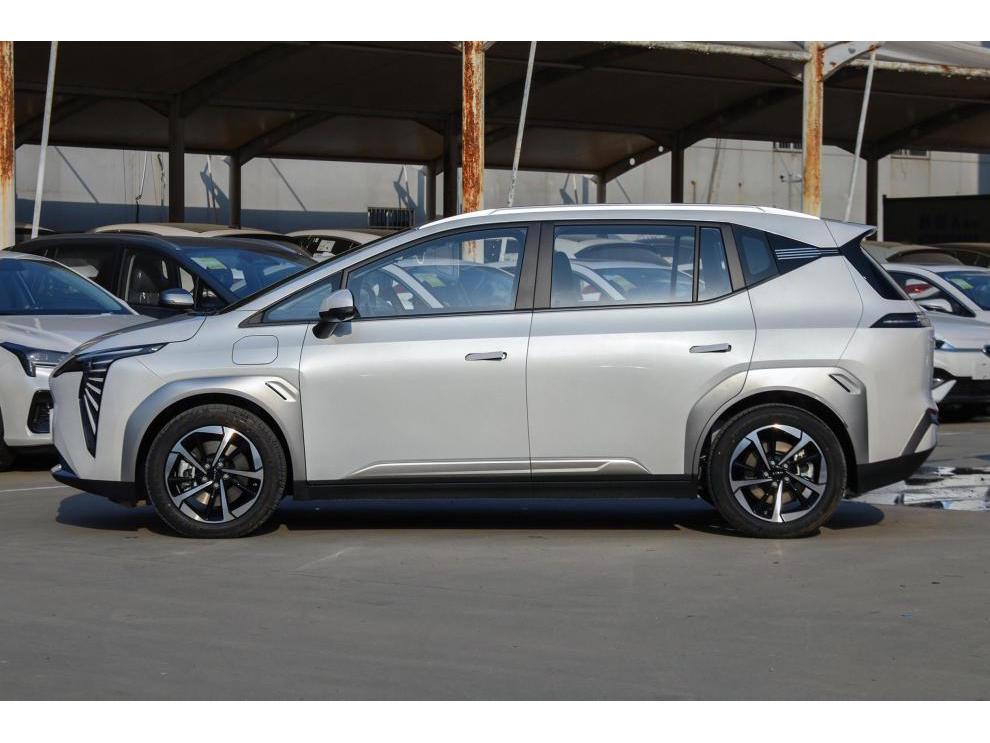 Compatible with New Energy Vehicles: AION Wheels, 17-18 Inch Aion Yplus, Aion VS Alloy Rims, and Spare Tires.