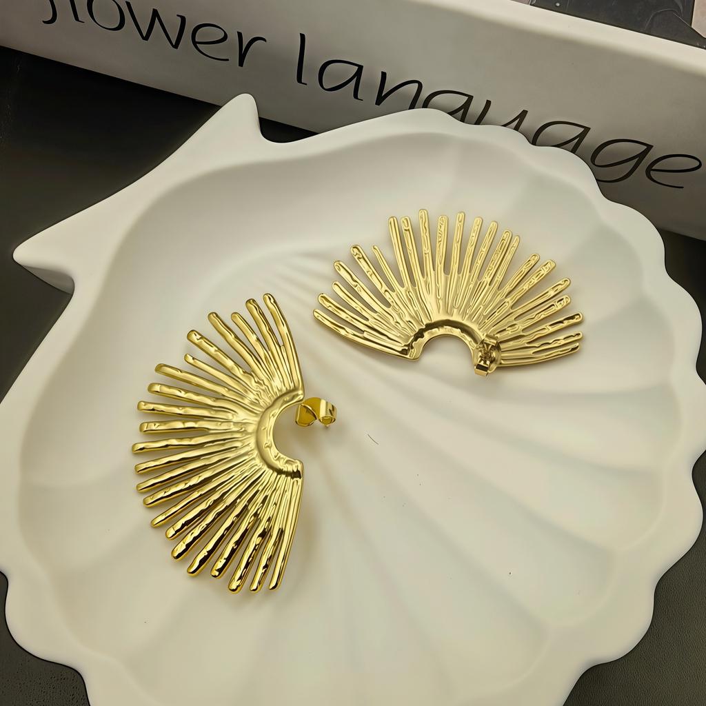 Light Luxury Fashion Women's Stud Earrings Personalized Fan-shaped Exaggerated Design Earrings Gold Electroplating High-end Earrings