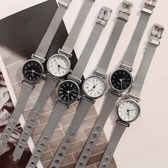 Dame Kvartsverk Klokke Sirkulær Skive Armbåndsur med Legeringsreim Damer Retro Analog Klokke for Hverdagslig Bruk Arbeid Dato