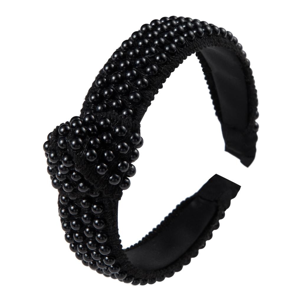 A large pearl fashionable, trendy and simple wide-edge pearl hair band is selling well. Hair clips, hair bands and hair accessor