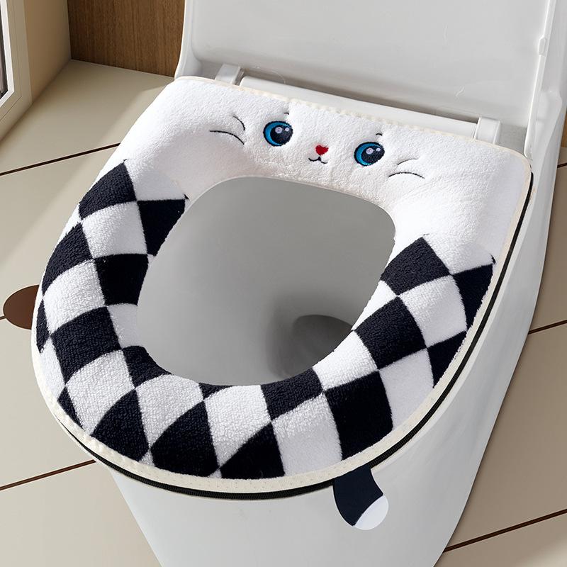 Thickened plush in autumn and winter, universal in all seasons, high-end toilet warm toilet cover чёрный