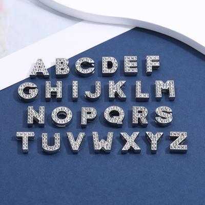Strassbuchstabenperlen Legierung A bis Z Anhänger Schiebebuchstabenperlen Kleine Abstandshalterperlen für DIY Schmuckherstellung Schlüsselanhänger Handykette Armband Basteln