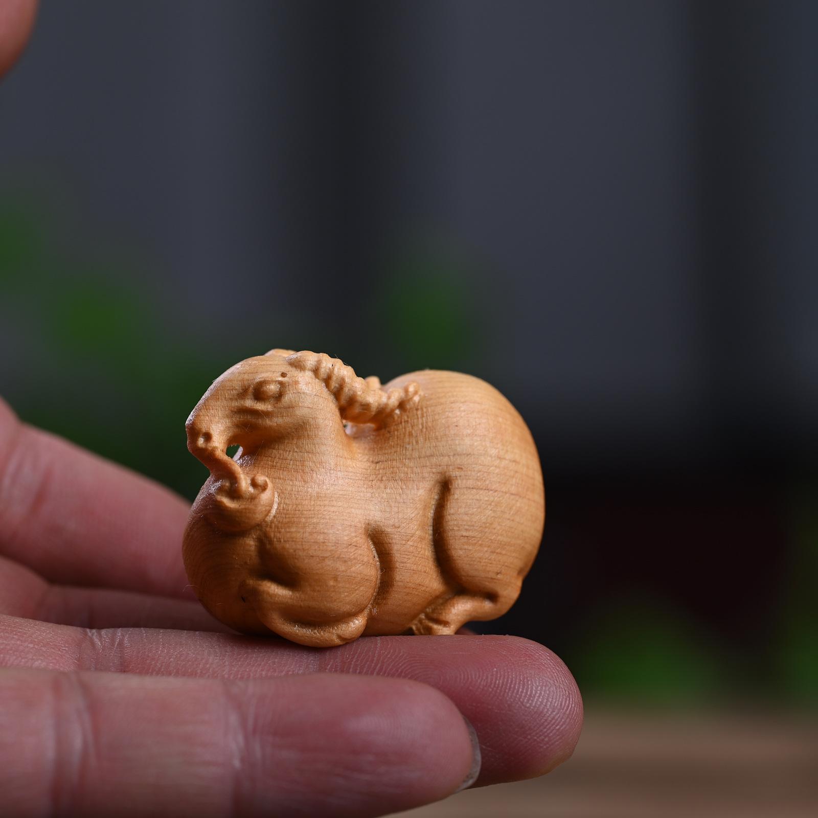 

Деревянная резьба Фигурка овцы по знаку зодиака Резьба по массиву дерева Животные ремесла Милый ягненок Настольное украшение для декора дома Подарки на день рождения