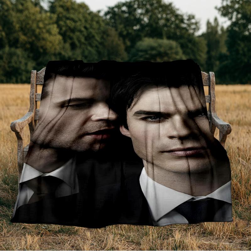 Coperta Morbida Damon Salvatore Romance in Flanella per Divano, Interno, Campeggio, Soggiorno, Ufficio, Sedia e Letto Morbido Regalo di Compleanno