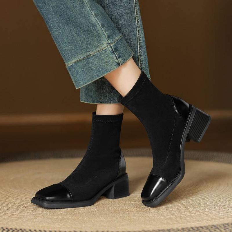 Korean version of large size rubber sole solid color Martin boots comfortable sleeve middle heel women's boots square head autumn and winter new m