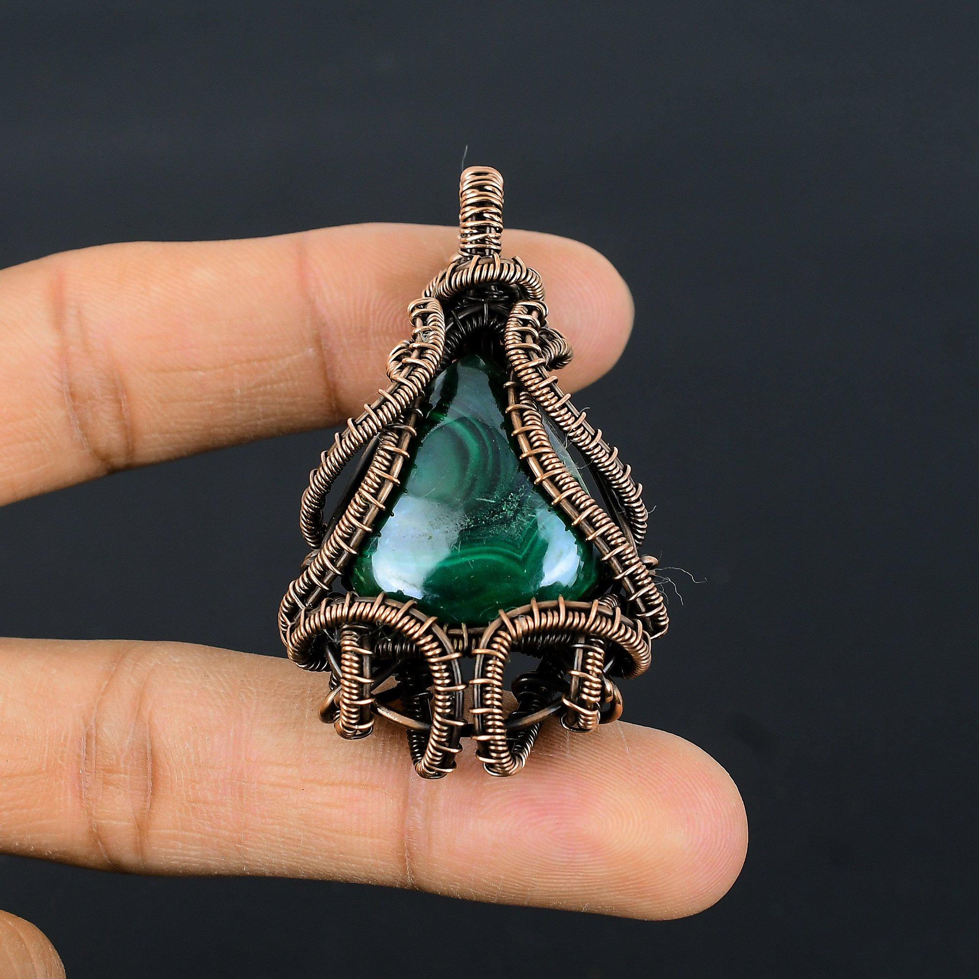 

Подвеска из малахита, подвеска из меди 999 пробы, обернутая проволокой. Подарок для женщин, подвеска ручной работы, ювелирные изделия из драгоценных камней 2.55 Inches