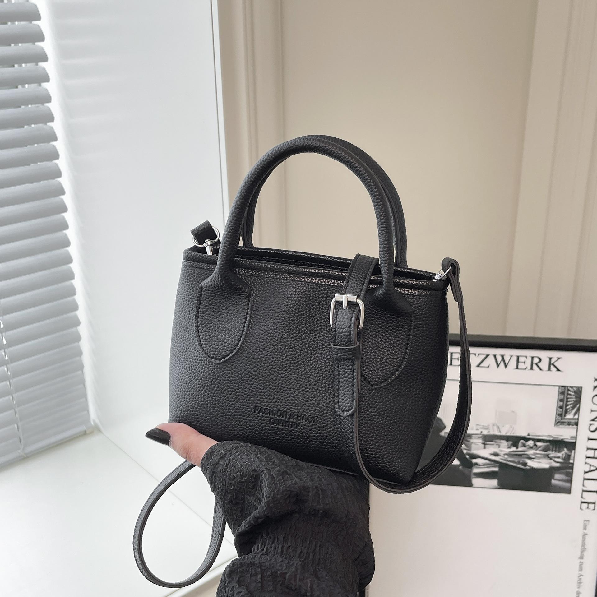 

2025 new Korean version niche high-end small square bag fashionable versatile simple commuter single shoulder oblique span women s bag чёрный