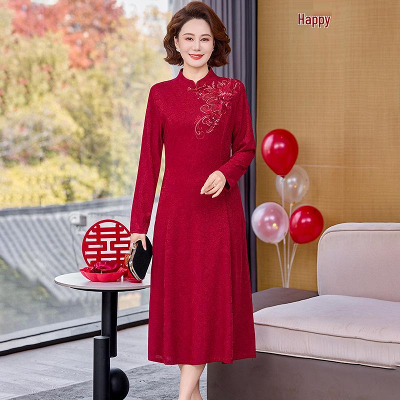 Red Long-Sleeve Qipao for Mothers, Elegant Autumn/Winter Wedding Banquet Dress
