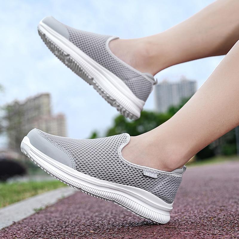 2024 New Shoes Men Loafers Light Walking Breathable Summer Comfortable Casual Shoes Men Sneakers Zapatillas Hombre Plus Couple