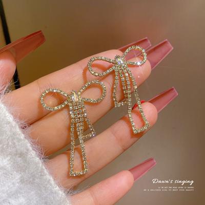 Orecchini pendenti da donna alla moda con fiocco Orecchini pendenti in stile coreano Orecchini con fiocco di perle Nappa Gioielli femminili di moda lunghi