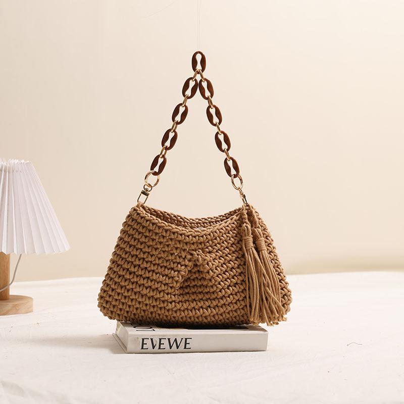 IELGY One-Shoulder Straw Bag Fashion Underarm Tassel Holiday Style Beach Bag
