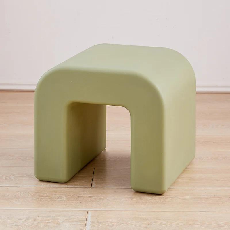Moderne minimalistische kleine Hocker aus Kunststoff, Stühle, Couchtische, Beistelltische, Schuhhocker, Wohnzimmer, Balkon, Schlafzimmer, niedrige Hocker