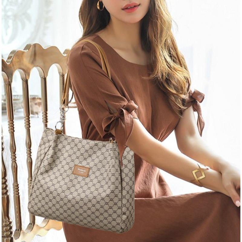 Women's Retro Fashion PU Soft Leather Commuter Large Capacity Tote Bag Fashionable Women's Old Flower Pattern Shoulder Bag