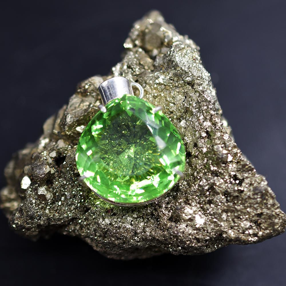 Gem-Verified Green Topaz 925 Sterling Silver Pendant 94.85 Ct Gems Lab Created My-376-k