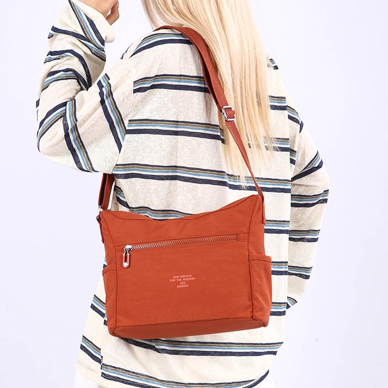 Geantă de umăr pentru femei Geantă ușoară din nailon Geantă crossbody pentru mamă