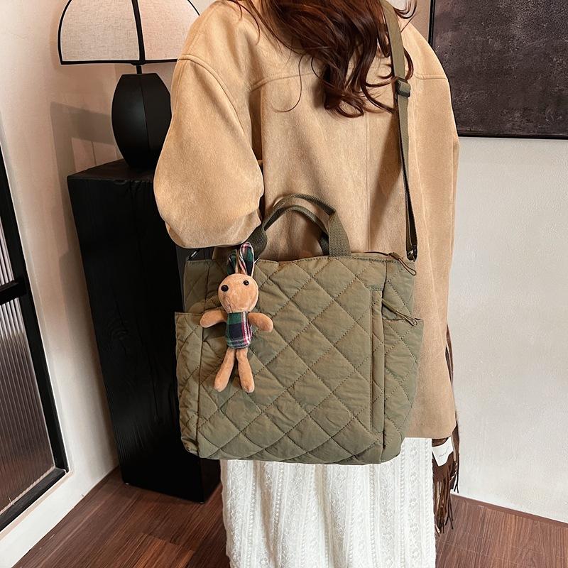 Autumn and winter commuting large-capacity tote bag, shoulder bag for students in class, Korean version of cotton clothes, messenger bag, casual handb