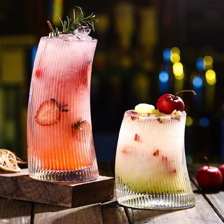Saftgetränkebecher Mode Gebogene Form Glasbecher Kaffeetasse Transparente Gerippte Trinkgefäße für Partys Veranstaltungen