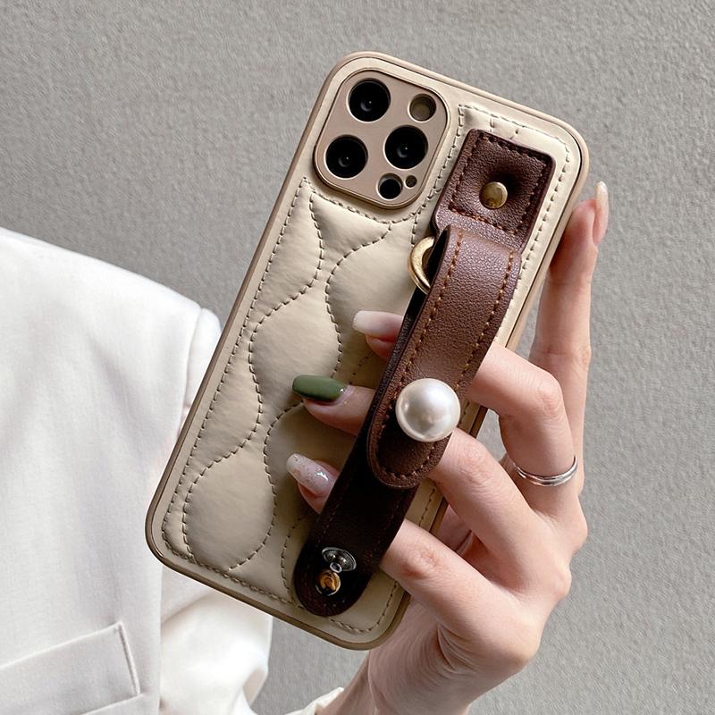 Fashion Leather Pearl Wrist Strap Stand Case For iPhone 14 13 12 11 15 16 17 Pro Max 14 Plus Water Ripple Wristband Cover