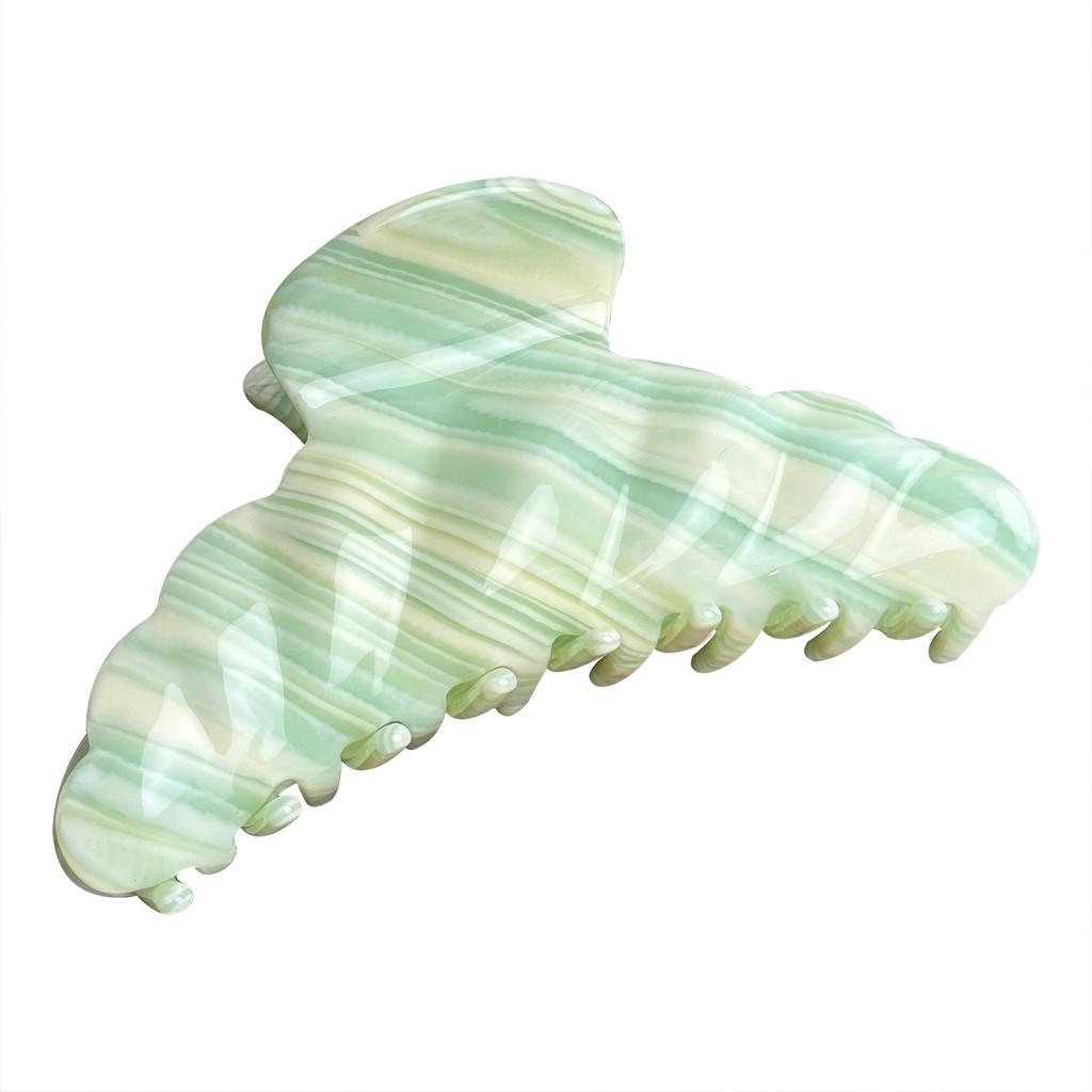 Premium Acetate Hair Claw Clip In Chic Striped Designs Perfect For Fashionable Women