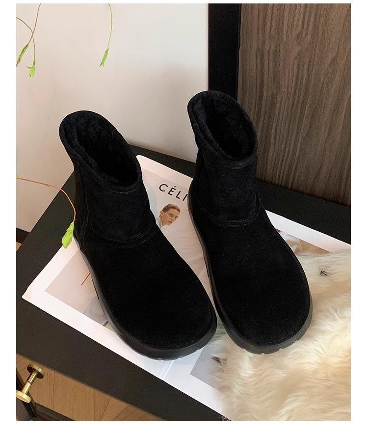 

Thick-soled snow boots women s 2025 winter new short boots piled and thickened thermal round head sleeve cotton shoes women s versatile 40