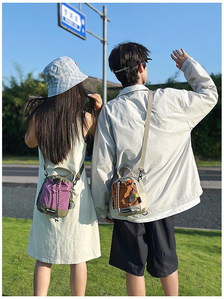 Leichte Umhängetasche für Wasserflasche und Handy zum Wandern - Unisex Sportrucksack