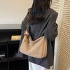 Women's bag  new retro commuter versatile fashion niche large-capacity casual shoulder messenger bag