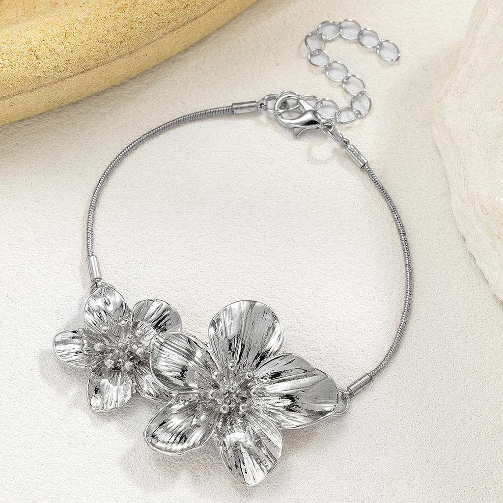 Fashionable and Simple Three-dimensional Flower Alloy Ankle Chain, Personalized and Versatile Pendant Ankle Chain