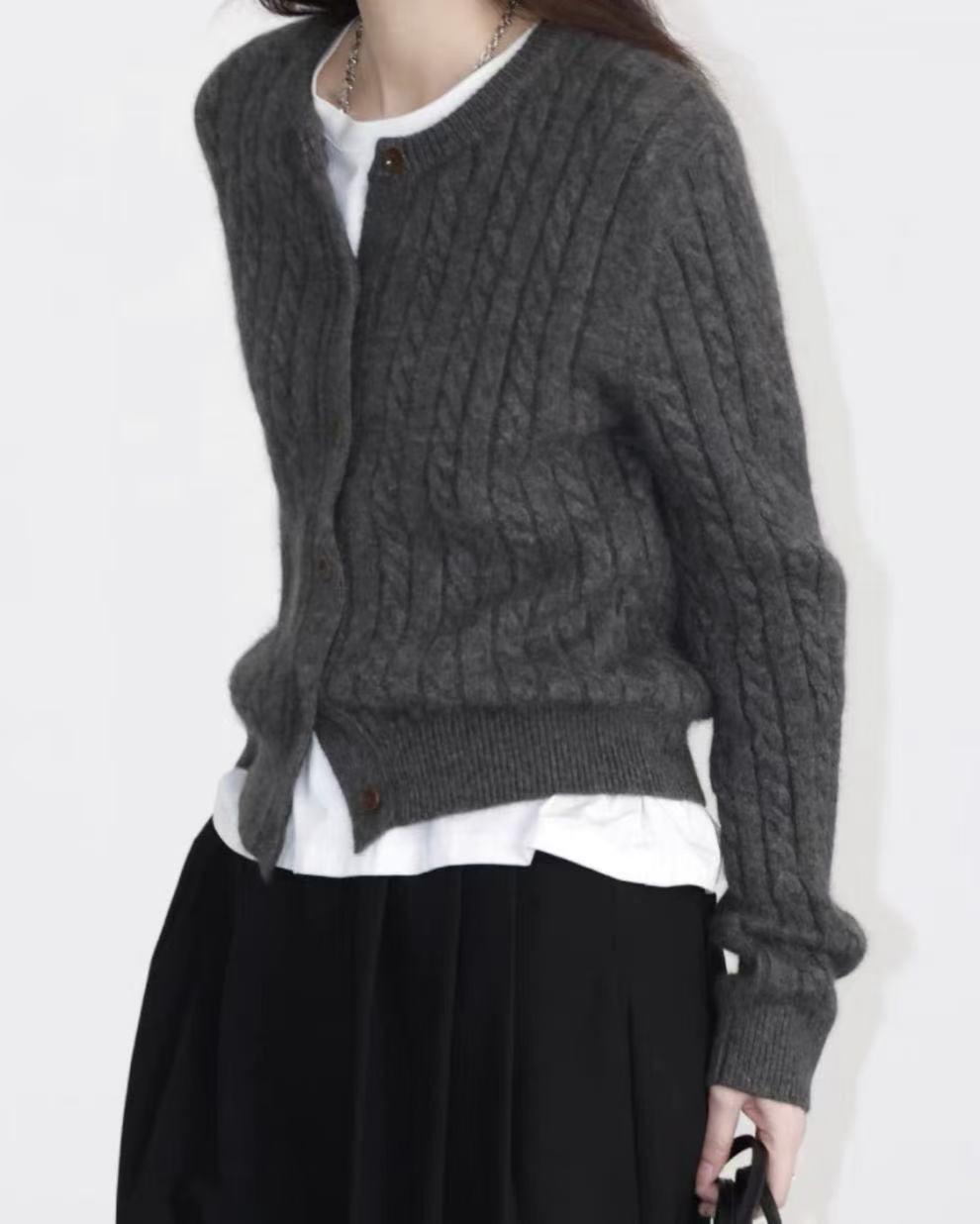 

New twist woven single-breasted round neck simple temperament long-sleeved knitted cardigan women s knitted jacket One size серый