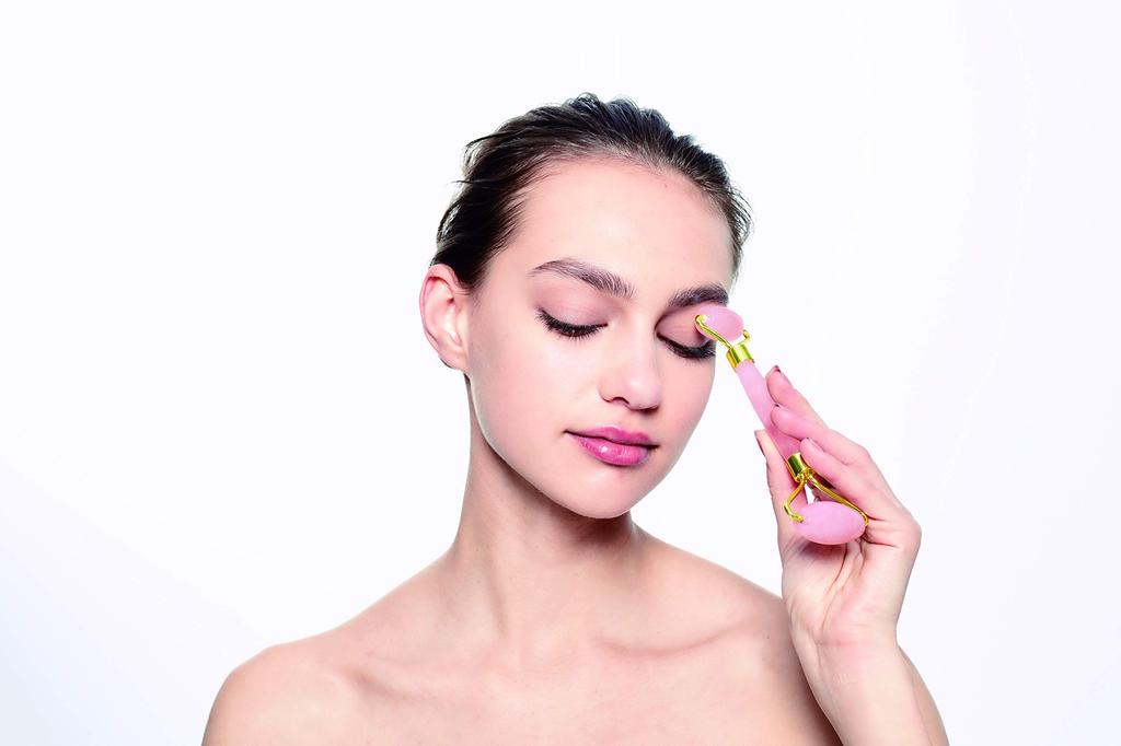 abundy me Rose Quartz Roller