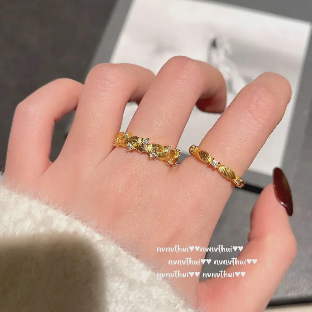 18K Gold Plated Italian Vintage Thorn Vine Gemstone & Flower Ring