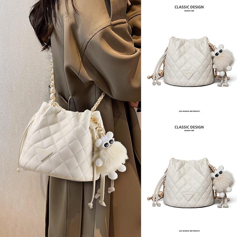 Bucket Bag Women's Autumn and Winter New Leather Messenger Bag High-end Commuter Chain Small Bag