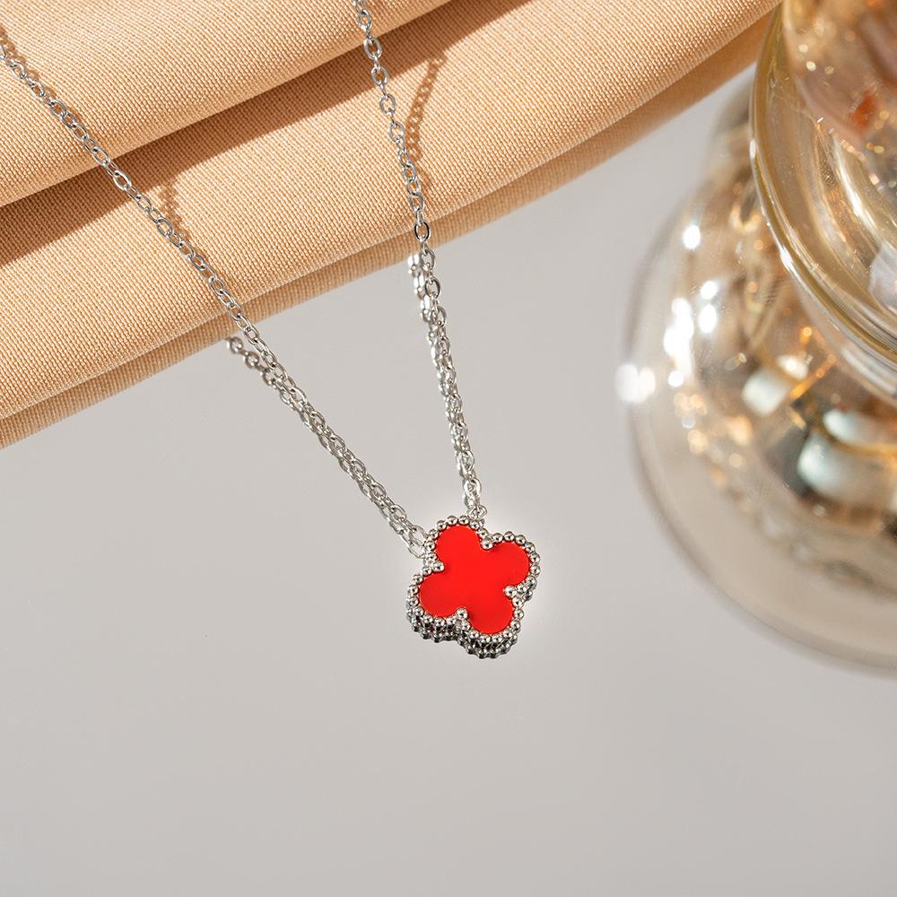 

Подвеска-кулон Клевер на удачу из титановой стали, легкая роскошь, трендовый, двусторонний дизайн из перламутра, ожерелье на ключицу, ювелирное изделие красный