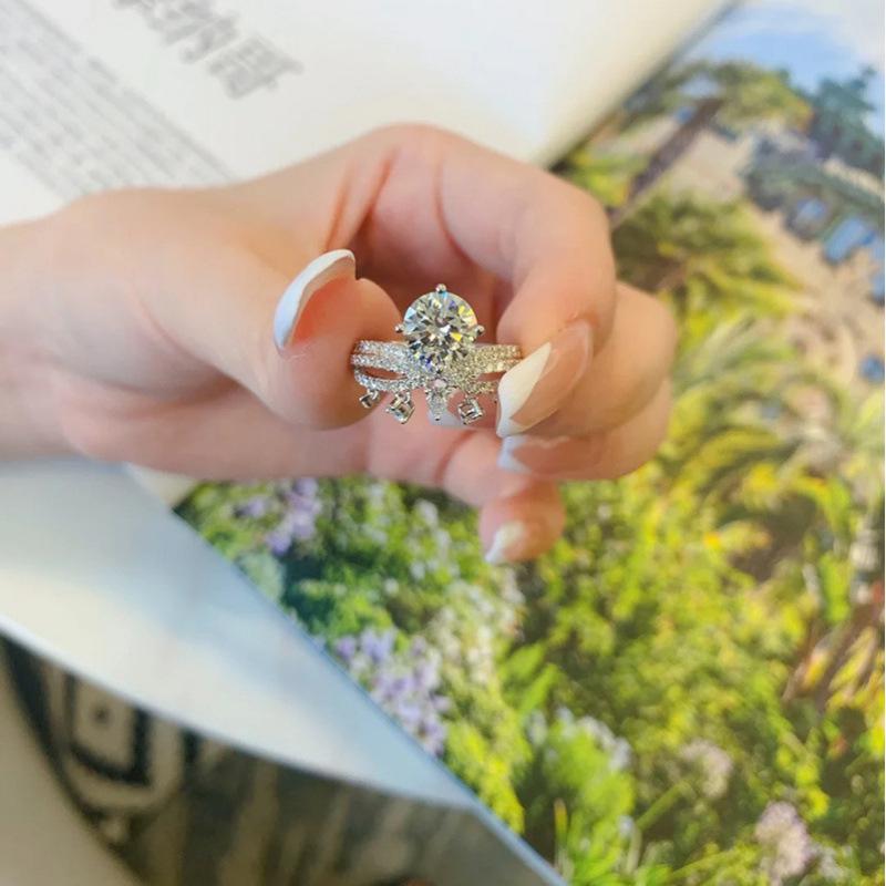 Elegant Minimalist Adjustable Diamond Ring: Trendy, Lightweight, Colorfast, Luxury Design for Women Adjustable Opening