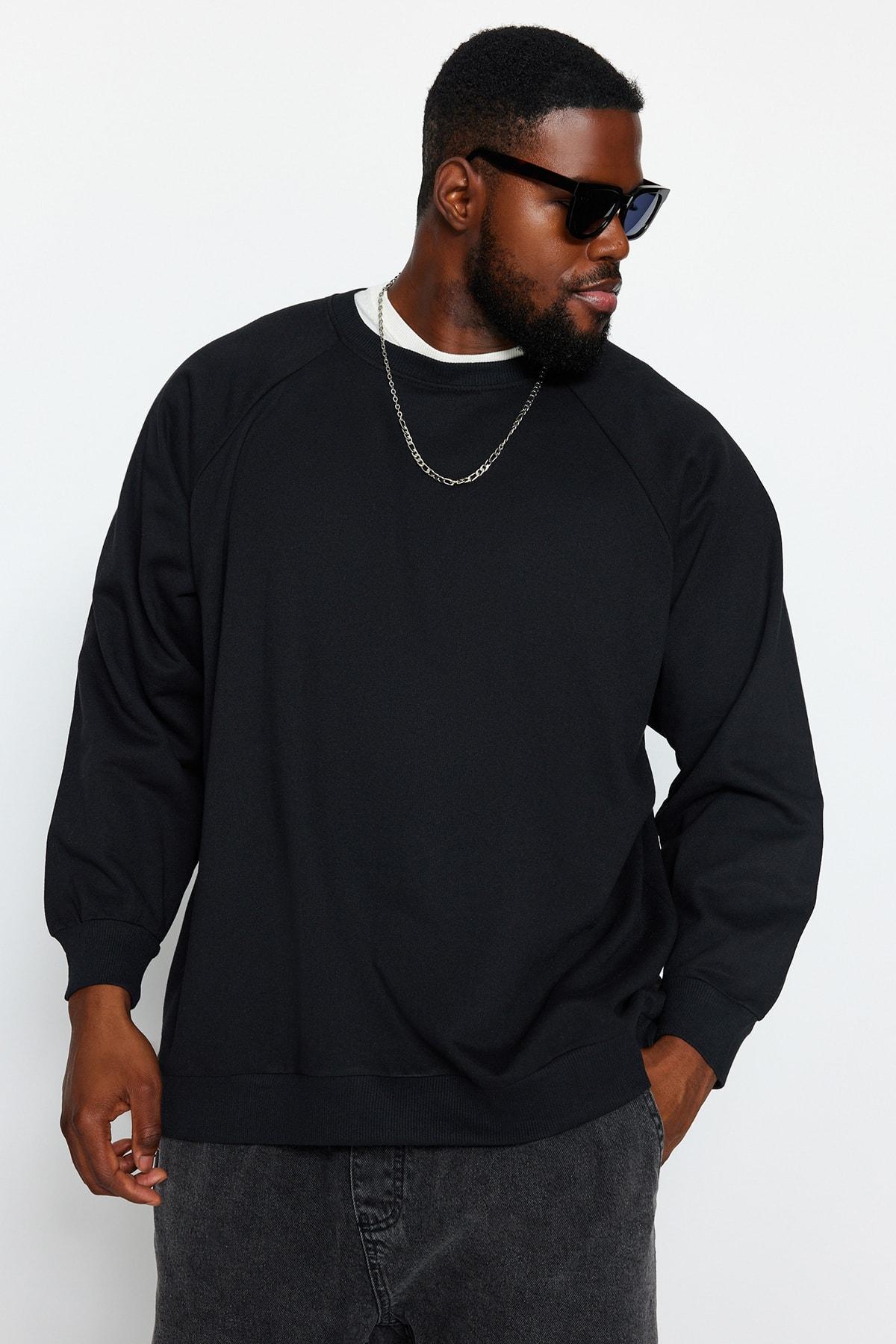 

Черный мужской удобный базовый свитшот больших размеров с мягким ворсом внутри...