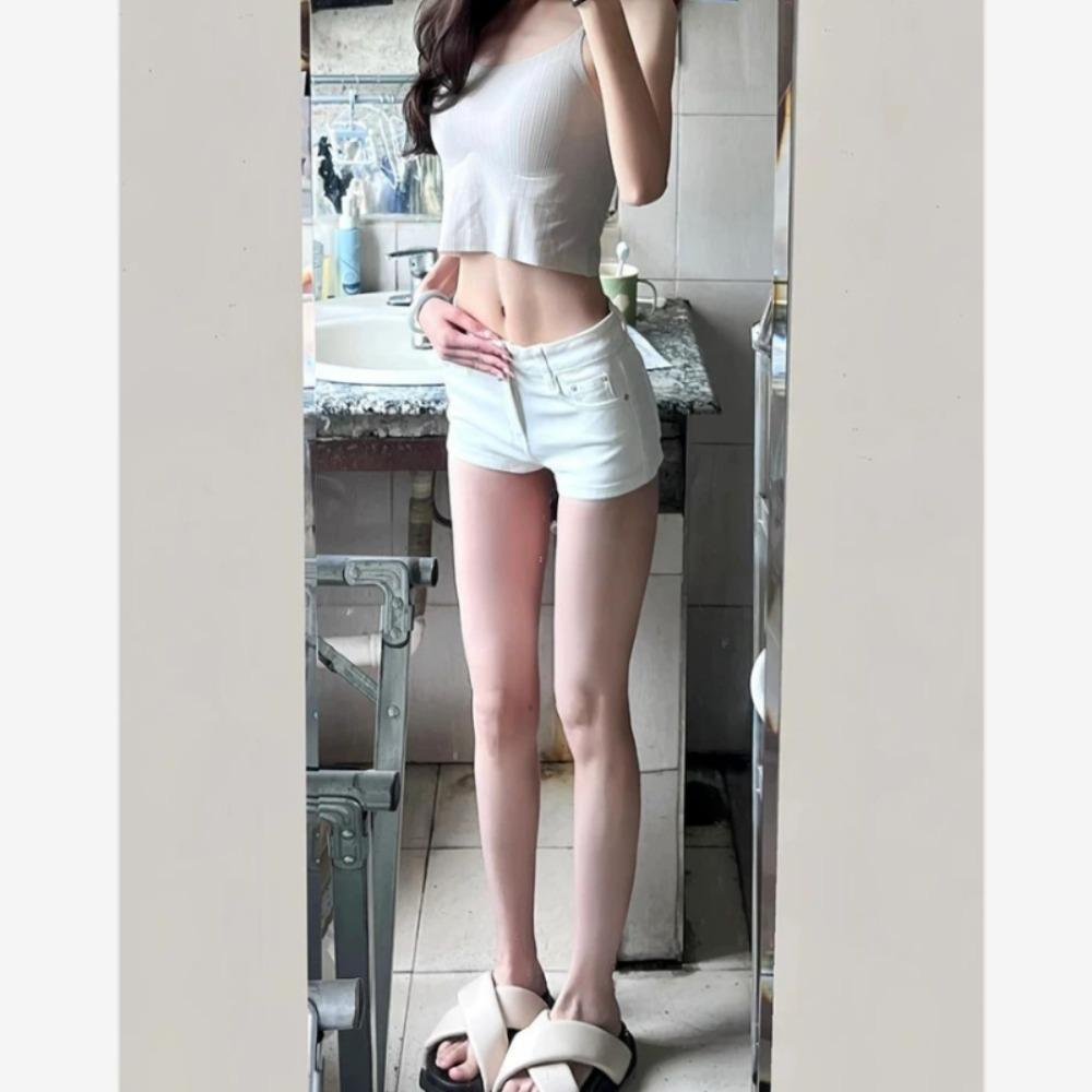 Women's Low Rise Slim Fit Sweet Spicy Streetwear White Denim Shorts Stretchy Pocket Hot Pants For Petite Women Summer Daily Outfits