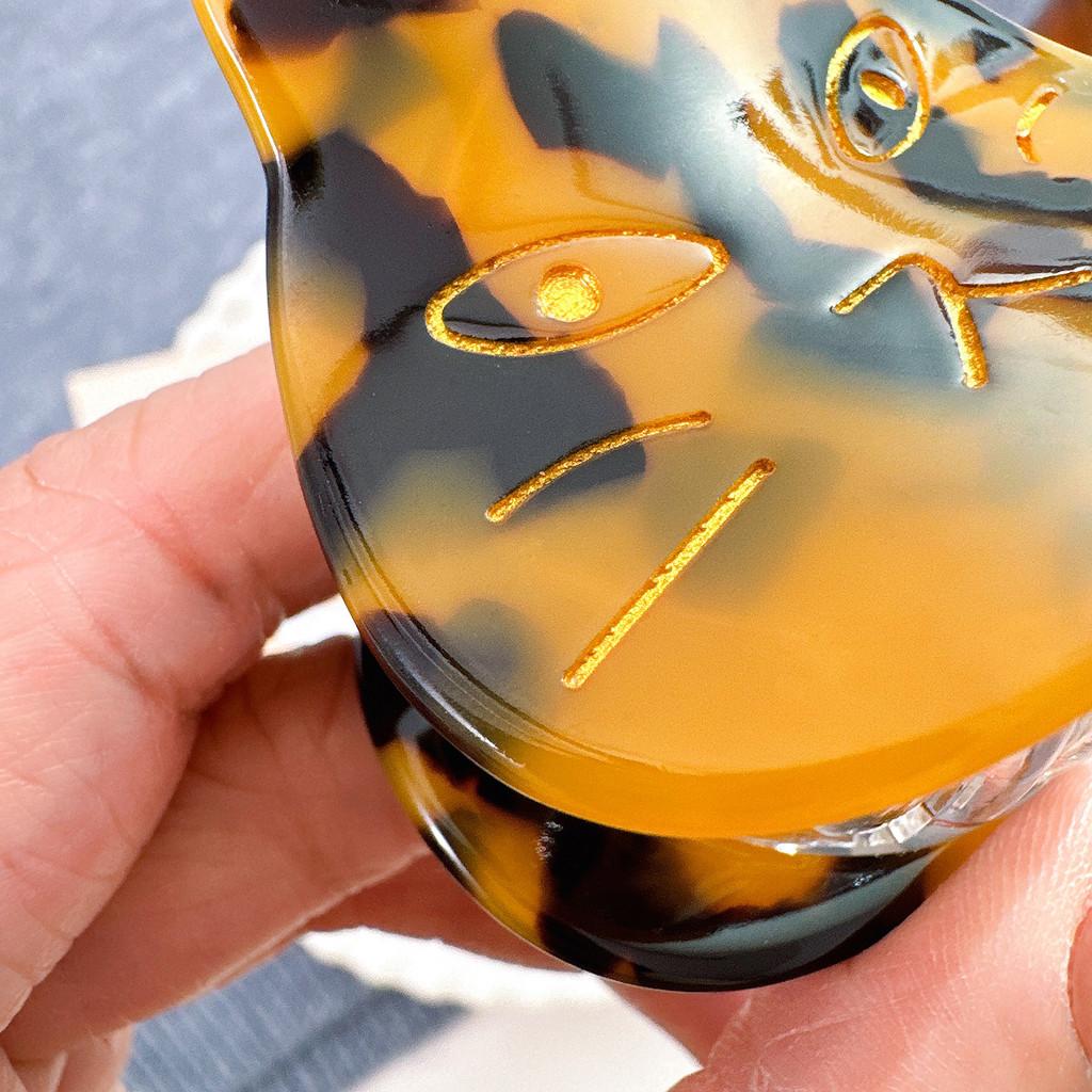 Schattige haarclip in Japanse stijl met kattenmotief, gemaakt van acetaat, voor vrouwen, verkrijgbaar in zwart schildpadpatroon en diverse kleurrijke varianten.