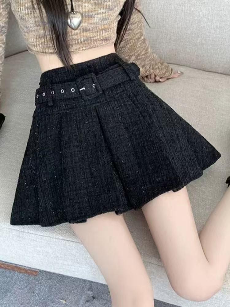 Chic Pleated A-Line Skirt for Petite Women - High-Waisted, Slimming, Anti-Exposure, Perfect for Spring & Autumn.