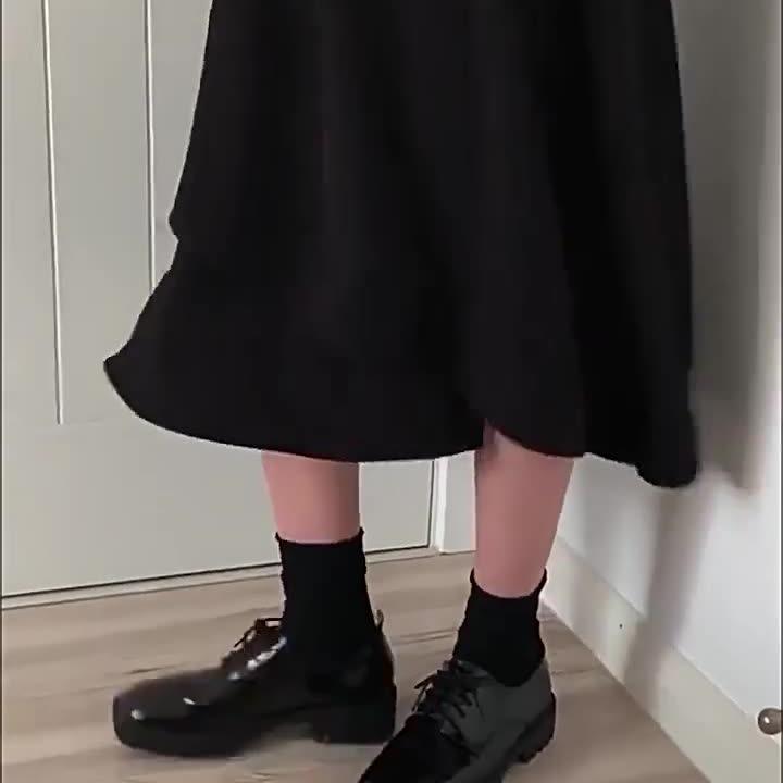 Women's Black A-Line Mid-Length Skirt, 2026 Style: Irregular High Waist, Slimming, Wide Hem Umbrella Design, Hips Covering.