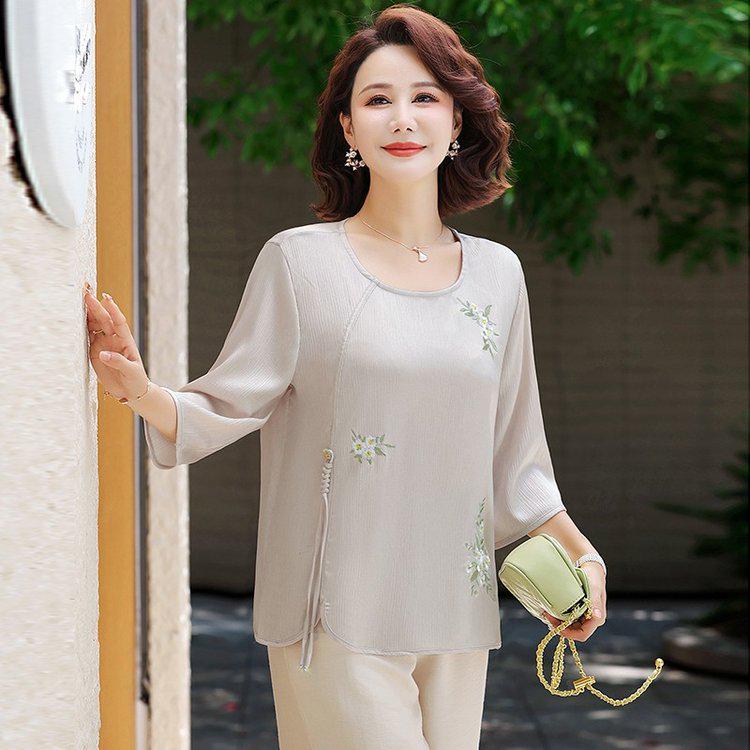 Elegant Embroidered T-Shirt for Middle-Aged & Elderly Women - Summer Seven-Sleeve, Comfortable & Loose Fit