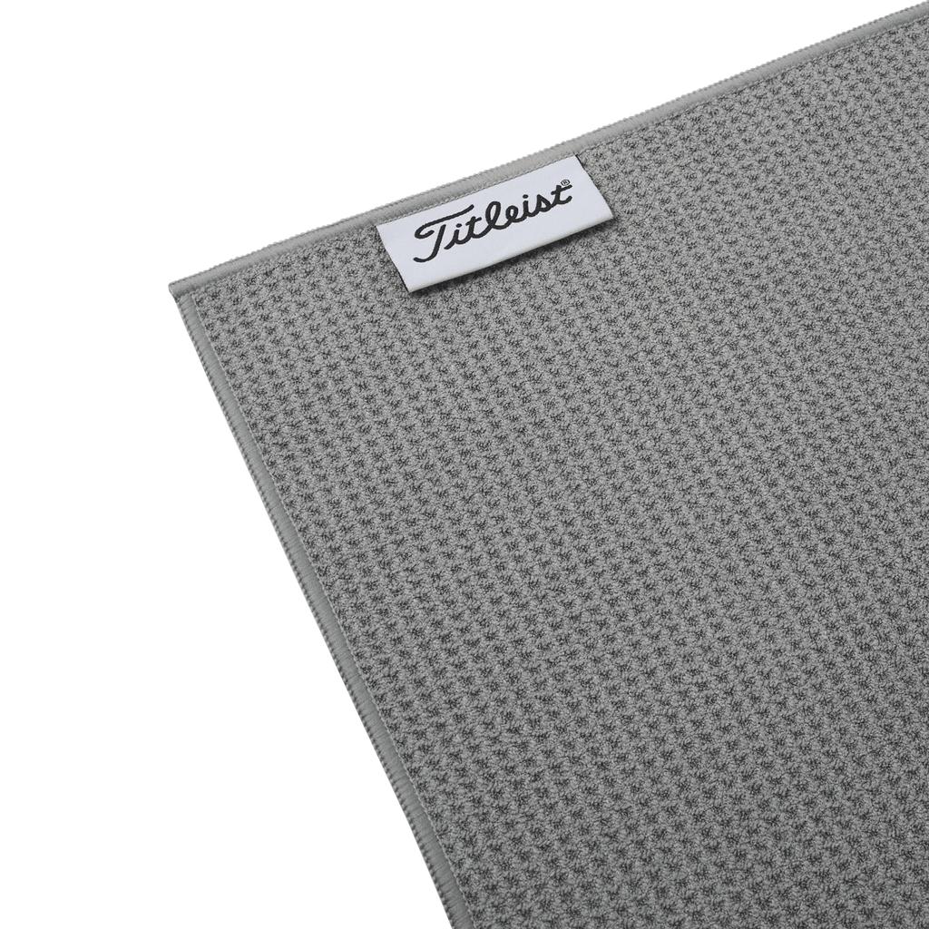 Titleist Round Accessory Player's Microfiber Towel, Gray