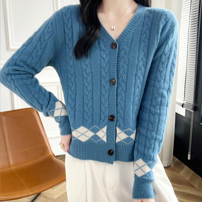 Women's V-Neck Oversized Cable Knit Color Block Cardigan - Casual Long Sleeve Wool Sweater