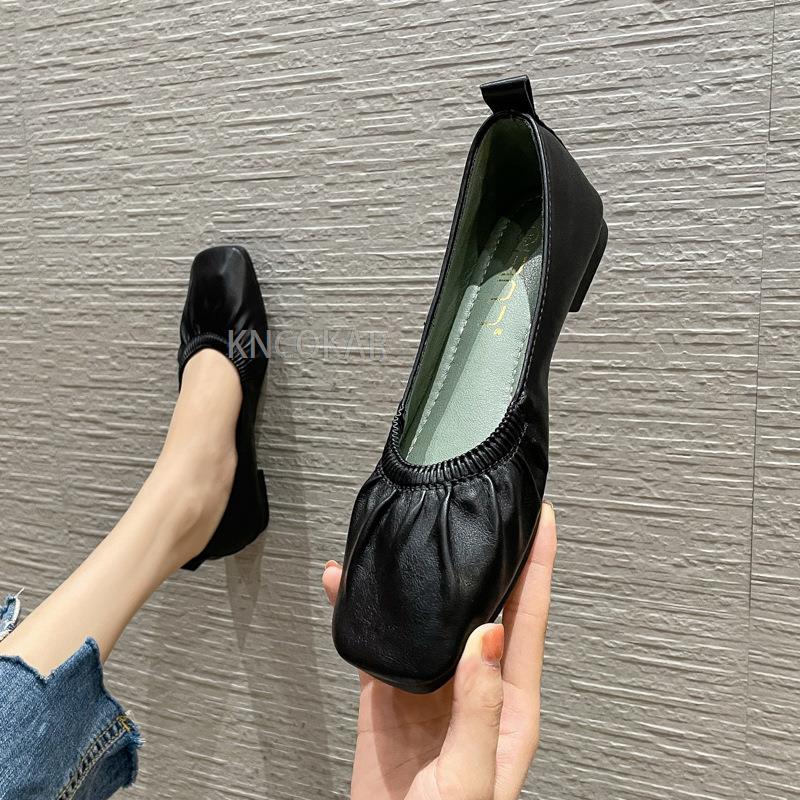 2025 widened grandma shoes women's super soft flat bottom soft leather pregnant women Peas comfortable thin small leather shoes