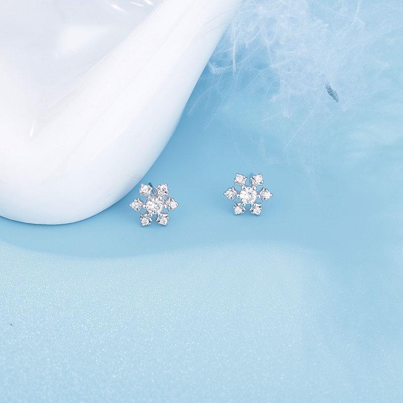 Romantic Snowflake Diamond Inlaid Stud Earrings For Women Niche Light Luxury Jewelry