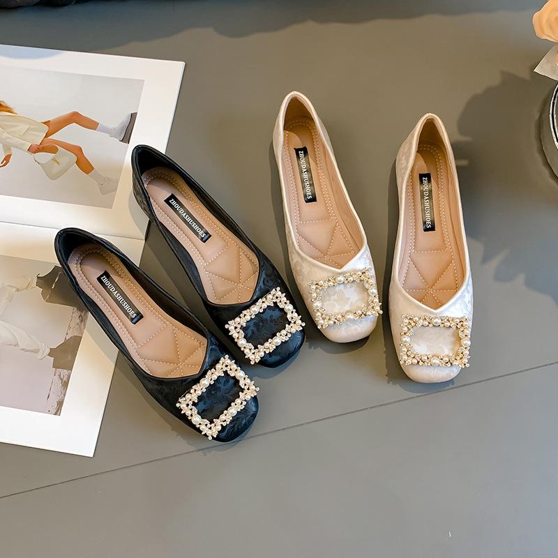 Pearl Xiaoxiangfeng Thick Heel Medium Heel Single Shoes Women's 2025 New Low Heel Versatile Summer Large Size Women's Shoes 41-43